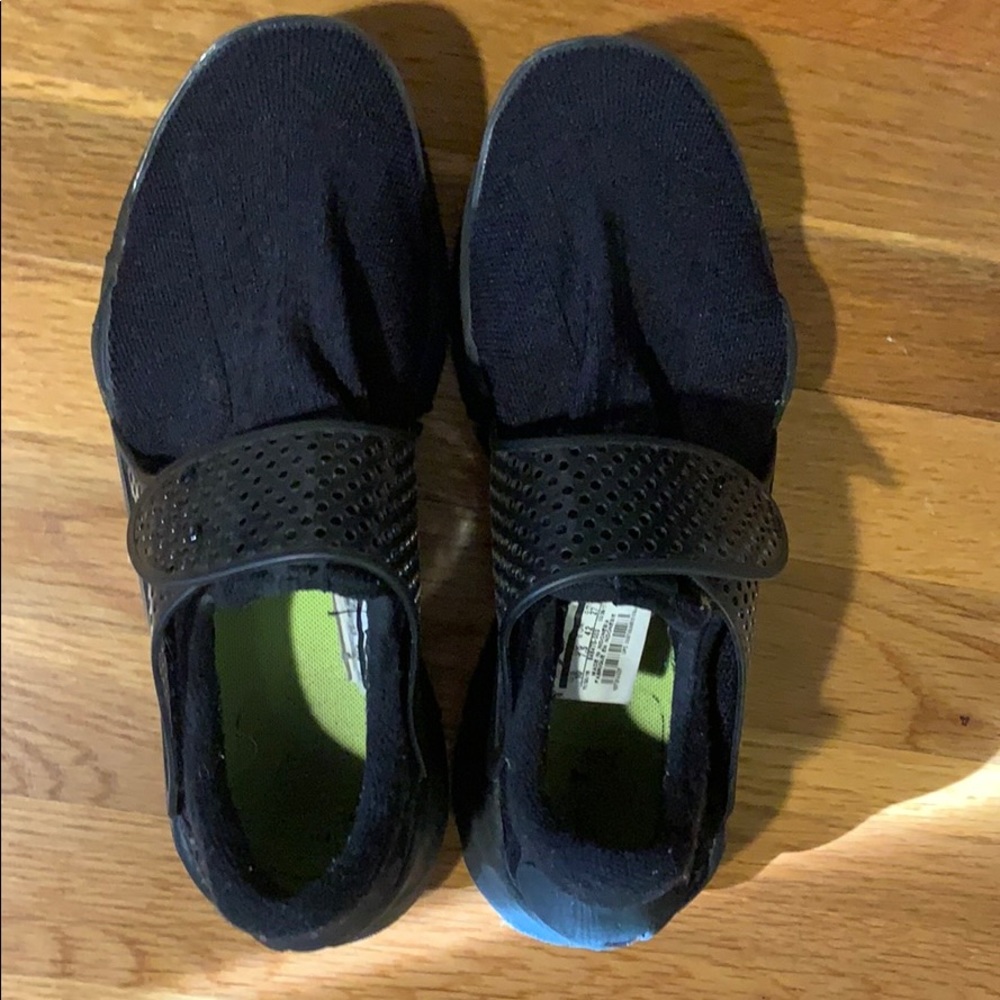 Black Nike Sneakers